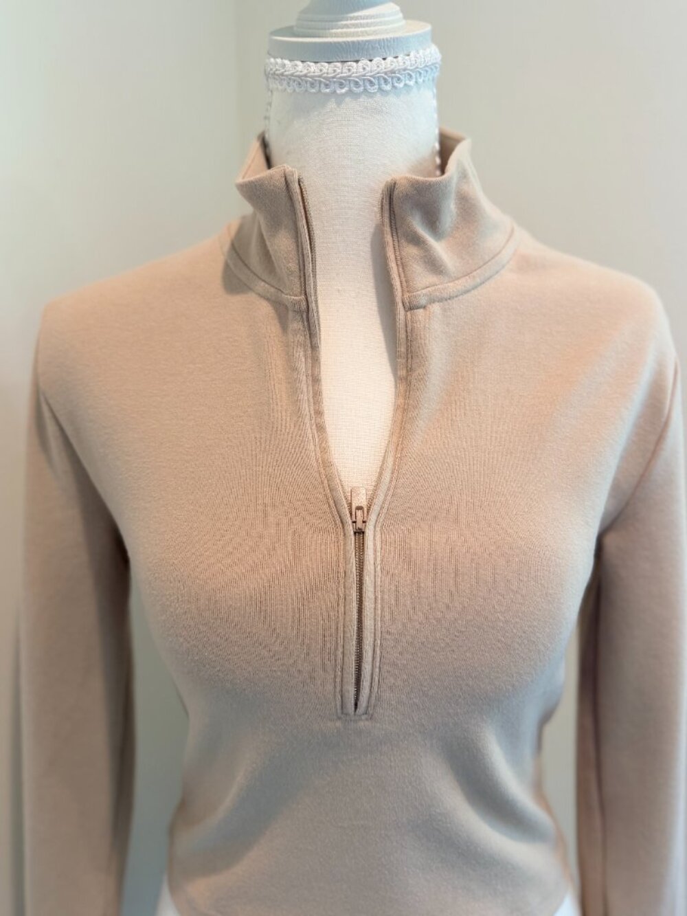Aritzia Sunday Best Monarch 1/2 Zip Longsleeve Crop Top Tan Ribbed M